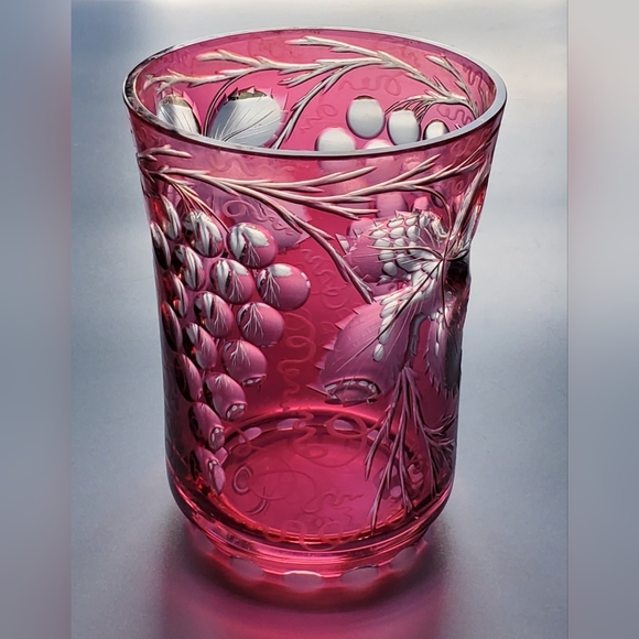 Vntg Cranberry Cut To Clear & Etched Gorgeous 6 3/8" Glass Vase - Picture 4 of 16